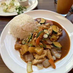 Pad Ma Mung Lunch. Cashew Chicken.