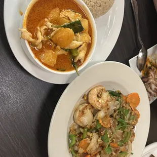 Pineapple curry with chicken and drunken flat rice noodles with shrimp