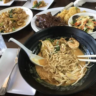 2. Pad See Ew Chicken Lunch Special