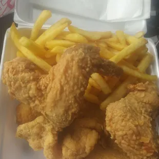 Mixed combo plate 2shrimp/1fish/2wings with fries or rice 6.69