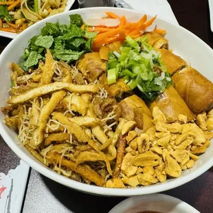 Combo vermicelli bowl