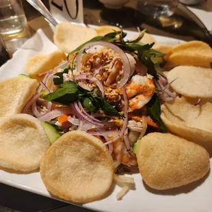 Jellyfish salad with pork and shrimp
