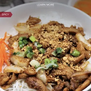 16. Chicken over Rice Noodle