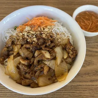 19. Lemongrass Chicken over Rice Noodle