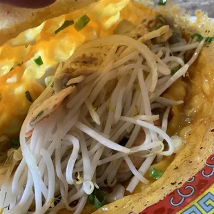 Bánh Xèo (shrimp and pork) - lots of bean sprouts with acceptable amount of pork and shrimp. Perfectly crisp with zero burn. Delicious.