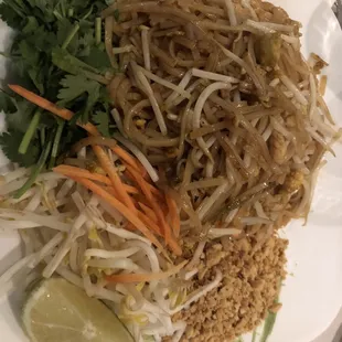 Chicken pad thai