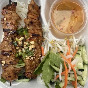 L15. Grill Chicken Over Rice Noodles Lunch Special