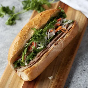 Banh mì BBQ chicken