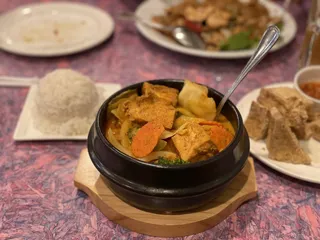 Rice & Noodles Thai Gourmet