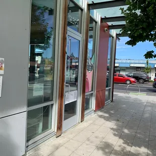 Replaced by a new restaurant?