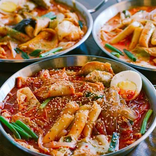 Tteok-Bokki [Soft and Chewy Tteok(Rice Cake) Stir Fried in a Korean Spicy Sauce]