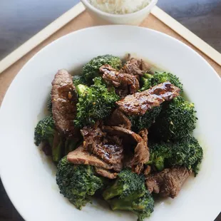 Broccoli stir fry with beef