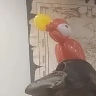 Close-up of the balloon parrot.