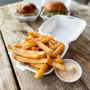 Truffle fries with truffle mayo on the side - the right move!