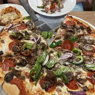 Supreme large 15" pizza