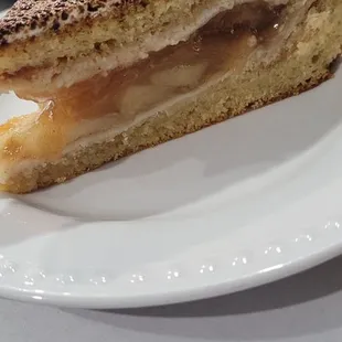 Pake! Apple pie baked in the center of pineapple cake