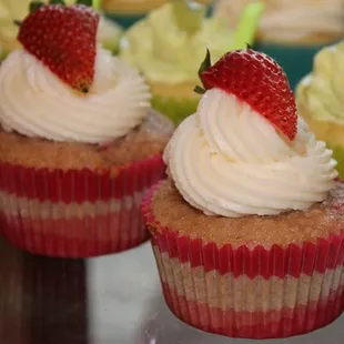 "Simply Strawberry" (Strawberry/Cream Cheese)