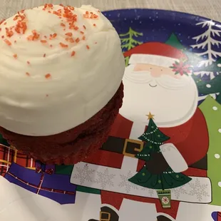 Celebrating a Merry Christmas &amp; a Happy New Year with an Amaaazing Red Velvet Cupcake at That's The Cake Bakery !!