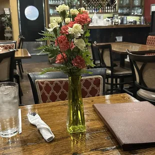 Fresh flower centerpiece - I give extra points for extra effort