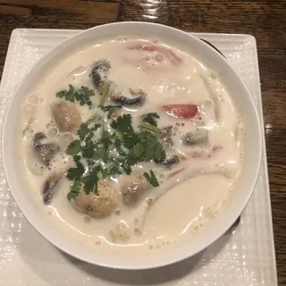 Tom Kha