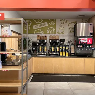 Pick up and drinks area