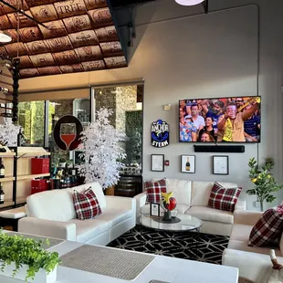 The Beautiful Lounge