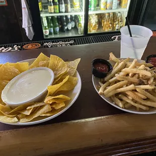 Queso, fries