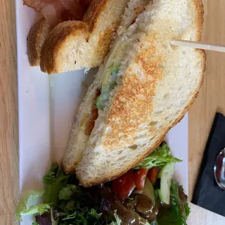 BREAKFAST SANDWICH