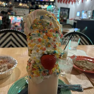 STRAWBERRY MILKSHAKE