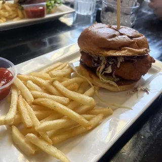CRISPY CHICKEN SANDWICH