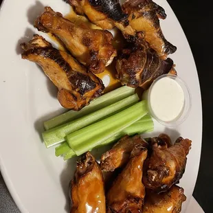 Wings (Hot Honey Gralic &amp; Sriracha Agave)