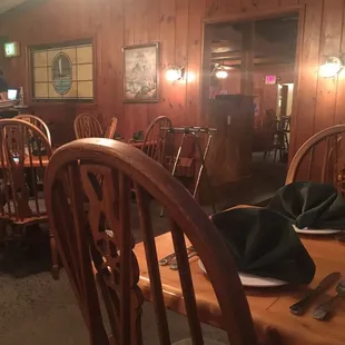 Old school supper club decor with a nautical meets the North Woods theme