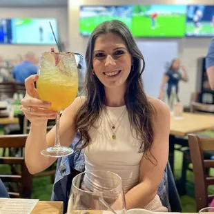 Cheers! |Instagram @restaurant_aholic