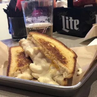 Grilled Cheese Mac and Cheese