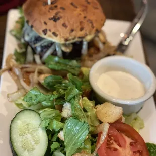 522 Burger with salad.