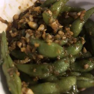 Spicy garlic edamame