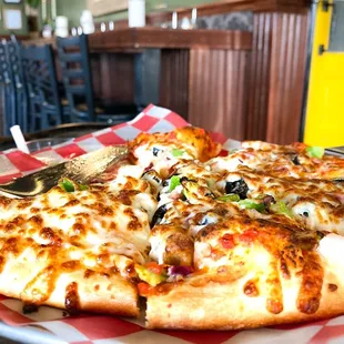 Meat me in Weston (supreme) pizza size medium