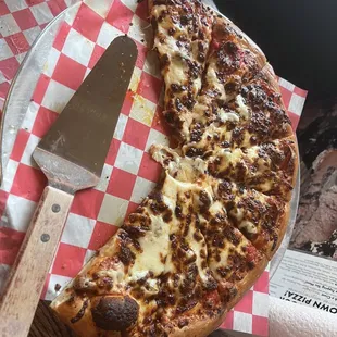 Pepperoni hamburger pizza