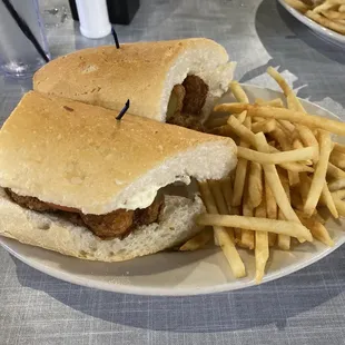 Shrimp poboy