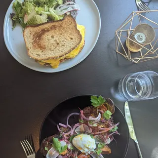 Breakfast Sandwich*