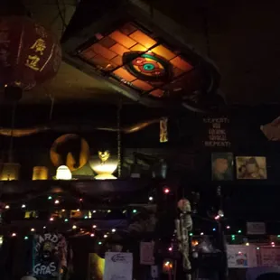 Great hole in the wall dive. Bartender Curtis has jukebox allowance per day and hooked us up!