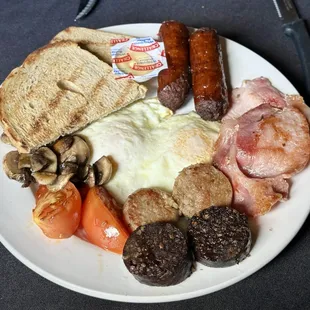 Irish Breakfast* $18.95 (Rating: 7/10) LOVE The Black Pudding