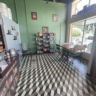 It has a library experience without membership! Very nice honor system!