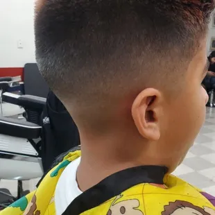 Mid fade - Barber Ana