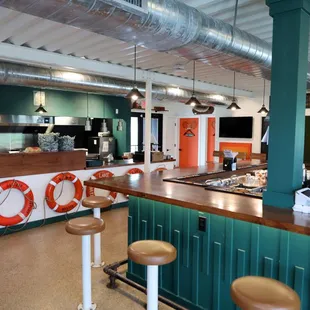 sushi and sashimi, interior