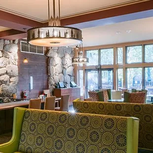 The Majestic Yosemite Hotel Bar