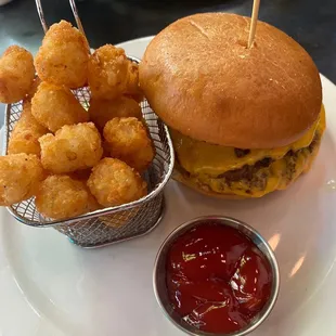 Diner burger with tots