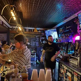 Best sports bar in Jeffersonville!! Hands down.  *3 TVs.  The soundtrack and crowd are so good which makes the sports even better
