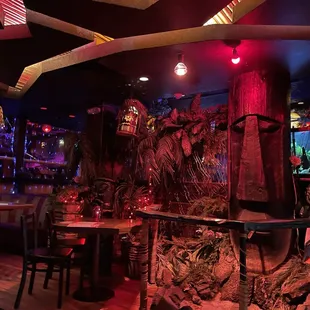 Interior with Moai fountain.