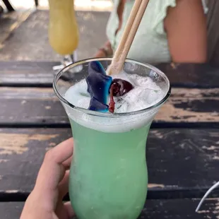 dessert, drink